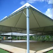 Tenda Pirâmide: Benefícios e Aplicações em Eventos Corporativos