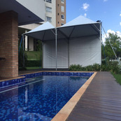 Tenda Pirâmide: Estilo e Funcionalidade para Casamentos ao Ar Livre