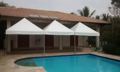 Tenda piramidal interligada: Vantagens de criar ambientes modulares